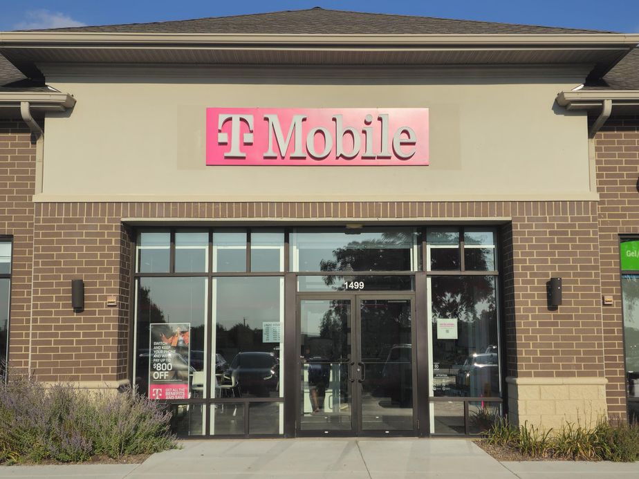 T-Mobile Randall & County Line