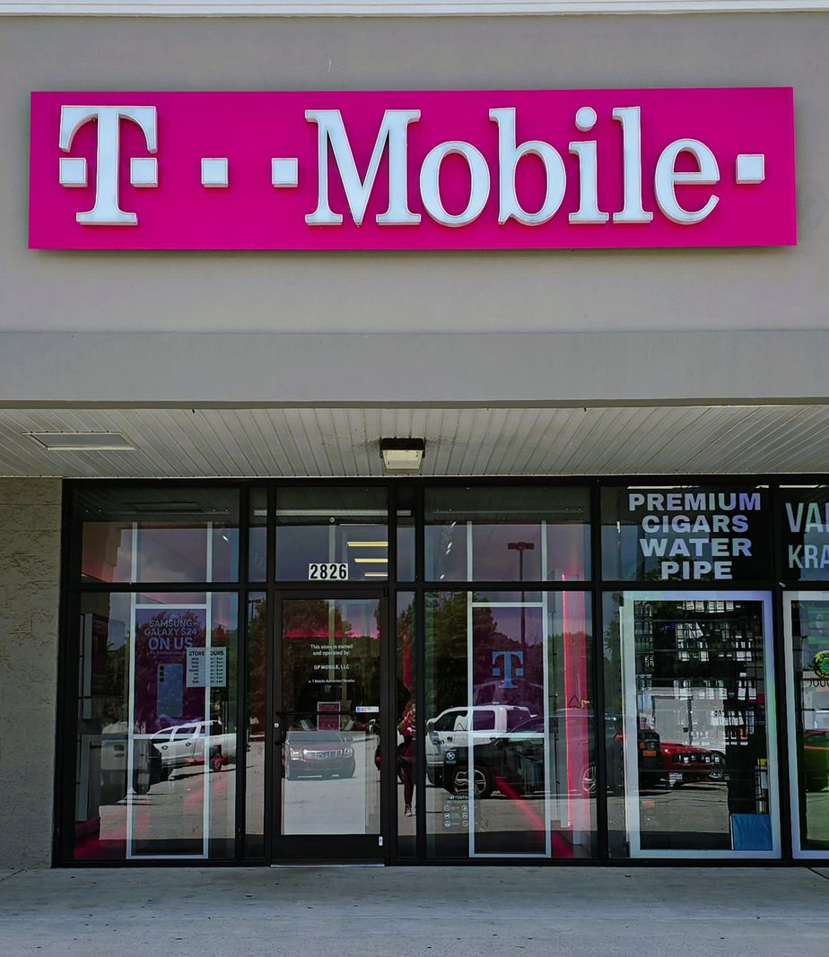 Exterior photo of T-Mobile Store at Main St & Heritage, Newberry, SC