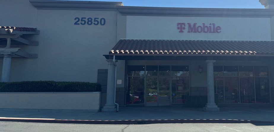 Exterior photo of T-Mobile Store at Valencia Marketplace, Stevenson Ranch, CA