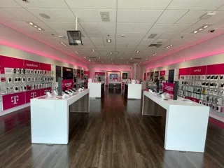 Interior photo of T-Mobile Store at Touhy Ave & Central Ave, Niles, IL