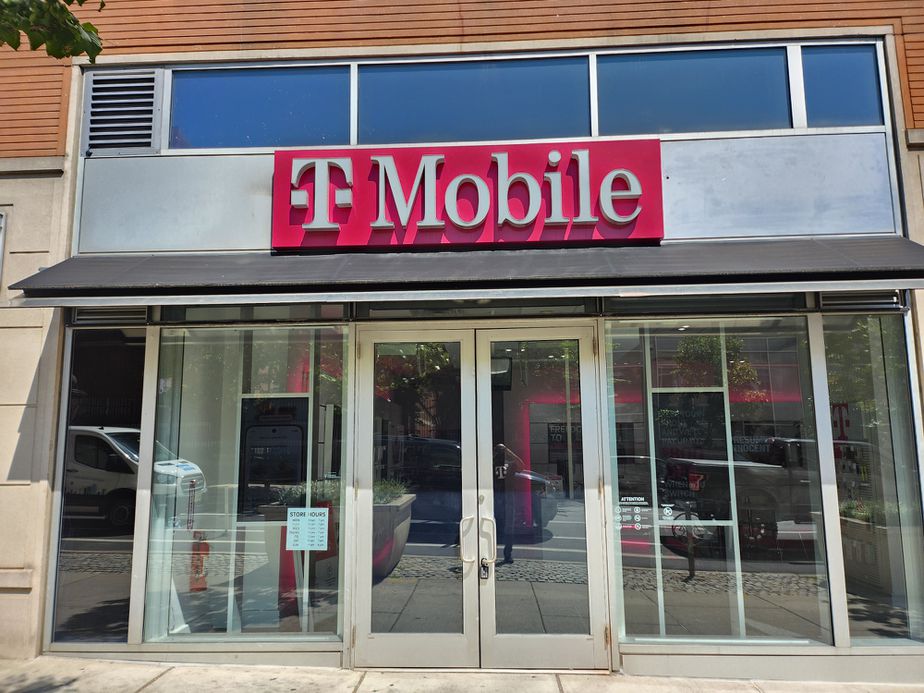 Exterior photo of T-Mobile Store at 34th & Chestnut St, Philadelphia, PA
