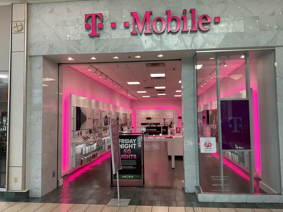  Exterior photo of T-Mobile Store at Central Mall, Fort Smith, AR 