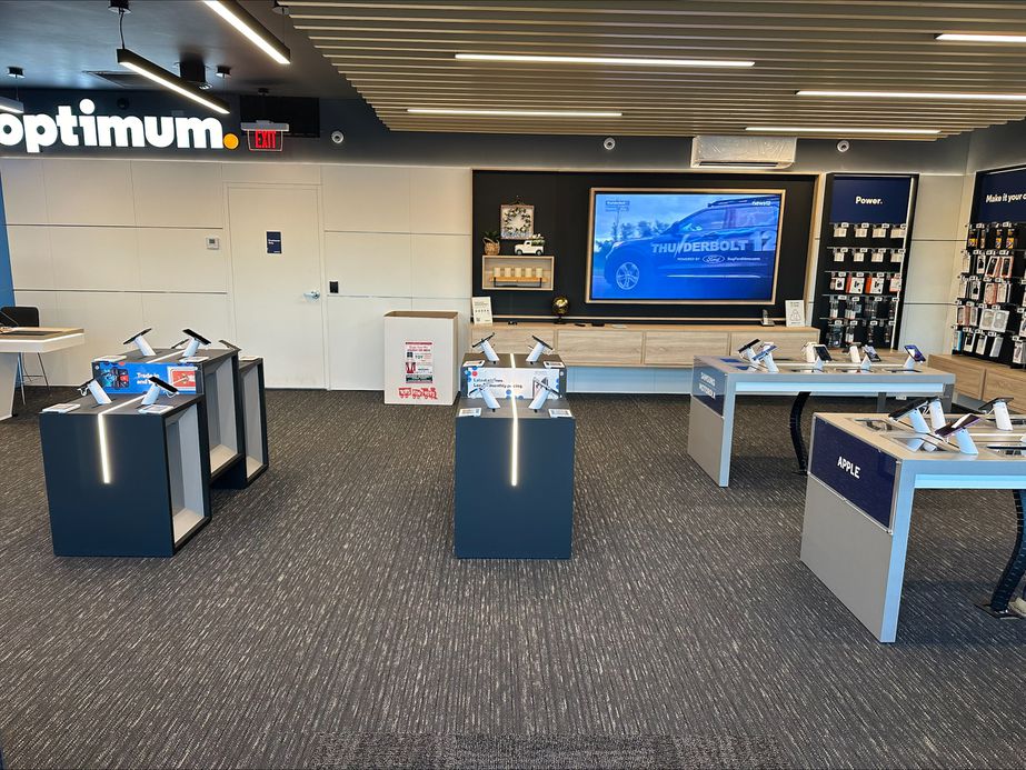 Syosset 8504 Inside Store.jpg