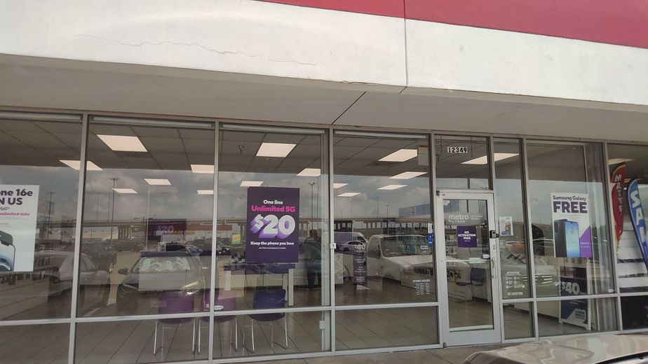 Metro by T-Mobile 12349 Main St - 12349 Main St 