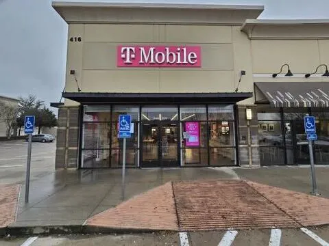  Exterior photo of T-Mobile Store at Hwy 67 & Pleasant Run, Cedar Hill, TX 