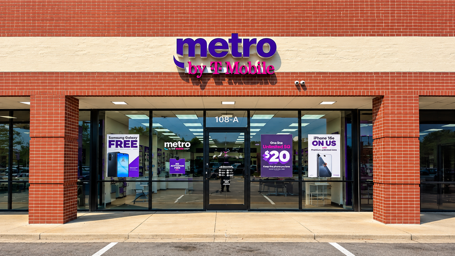 Metro by T-Mobile 2717 E Belt Line Rd - 2717 E Belt Line Rd 