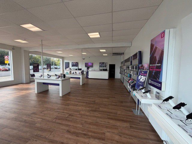 Metro by T-Mobile 3653 Williamson Rd NW - 3653 Williamson Rd NW 