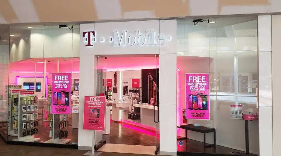 Exterior photo of T-Mobile store at Rockaway Townsquare 5, Rockaway, NJ