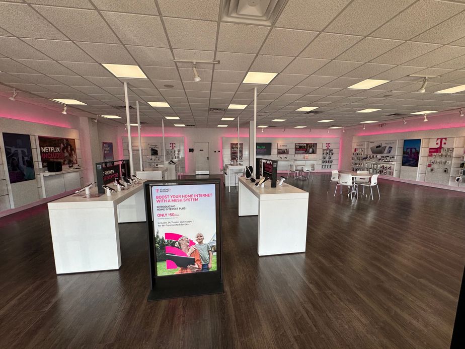 Interior photo of T-Mobile Store at Cedar Ridge & Wheatland Rd, Duncanville, TX