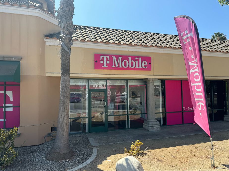Exterior photo of T-Mobile Store at Yorba Linda & Lakeview, Yorba Linda, CA