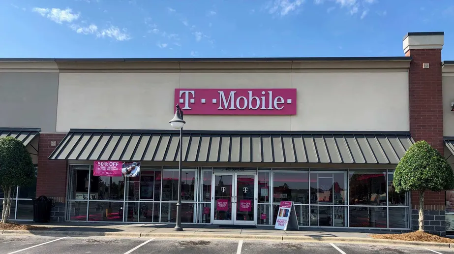 Exterior photo of T-Mobile store at Galleria Blvd & I-459, Hoover, AL