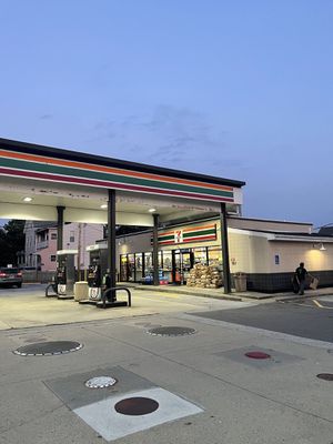 Image gallery for 7-Eleven