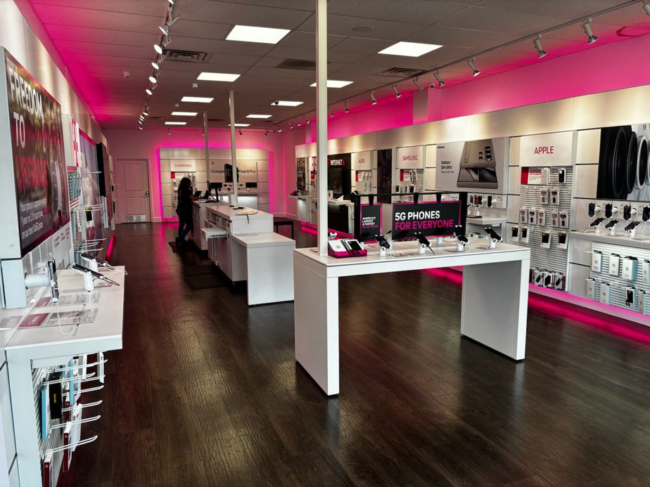 Interior photo of T-Mobile Store at US 9 & Union Hill Rd, Englishtown, NJ