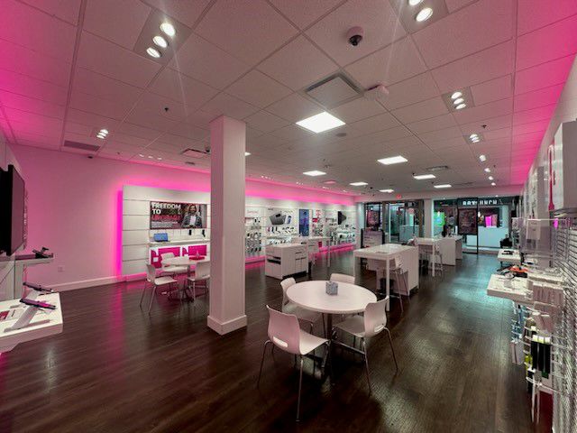 Interior photo of T-Mobile Store at Glenbrook Square, Fort Wayne, IN