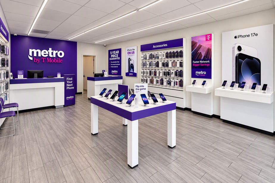 Metro by T-Mobile 440 Murphy Rd - 440 Murphy Rd 