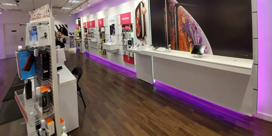 Interior photo of T-Mobile Store at Glendale Galleria, Glendale, CA