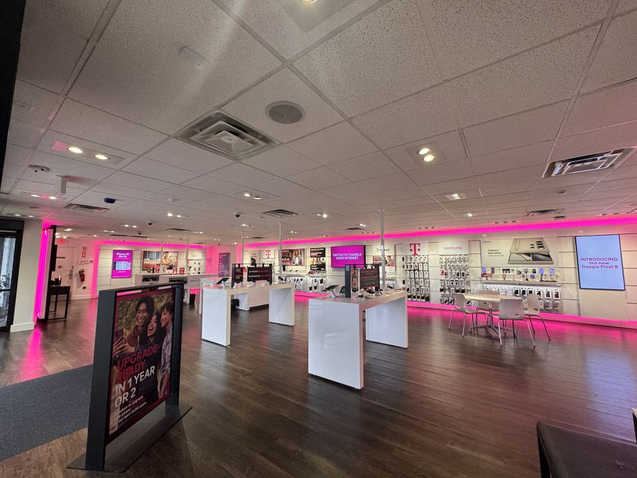 Interior photo of T-Mobile Store at 87th & 12th, Doral, FL