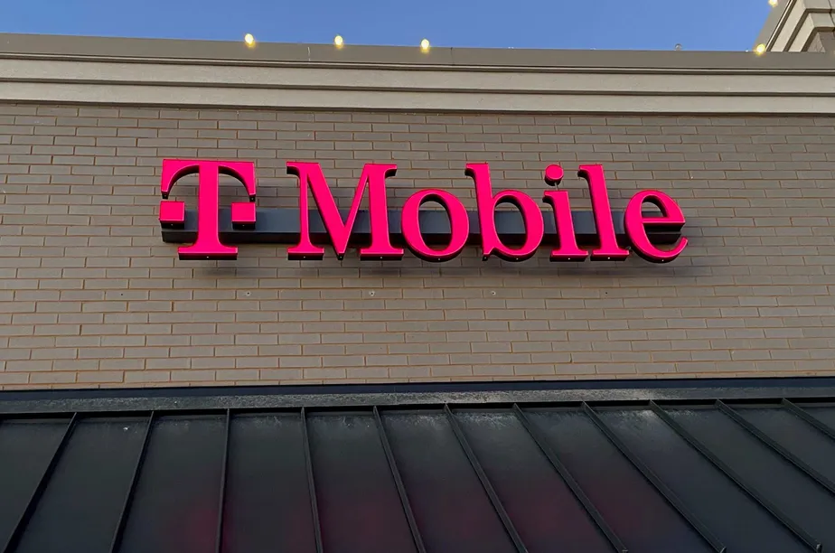Exterior photo of T-Mobile store at N Hwy 77 & Bessie Coleman Blvd, Waxahachie, TX