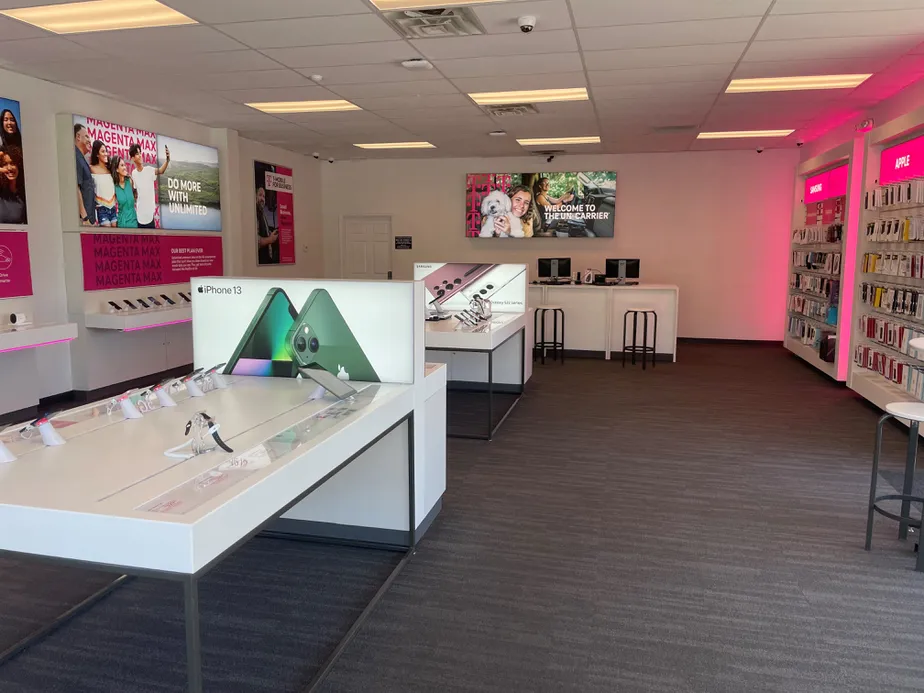  Interior photo of T-Mobile Store at Waynesboro Town Center, Waynesboro, VA 