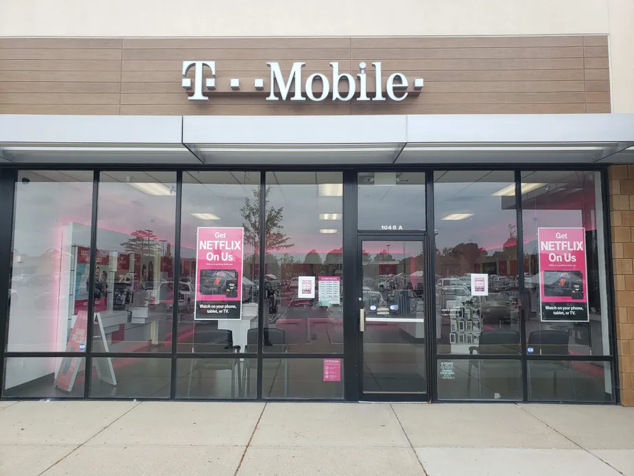 Exterior photo of T-Mobile store at Sagamore & Salisbury, West Lafayette, IN