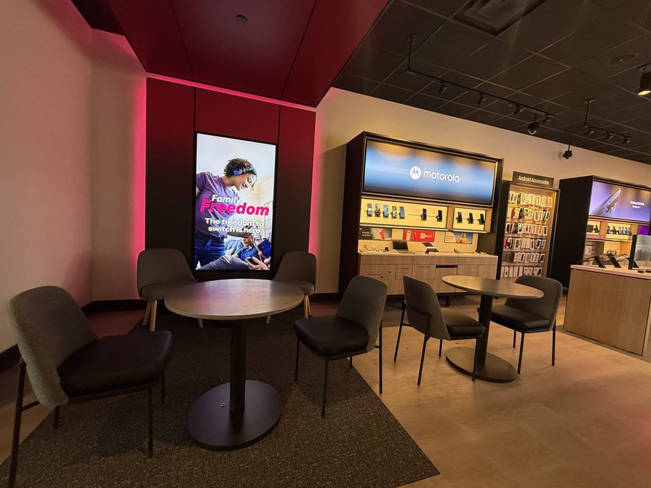  Interior photo of T-Mobile Store at Cermak & Maple, Berwyn, IL 