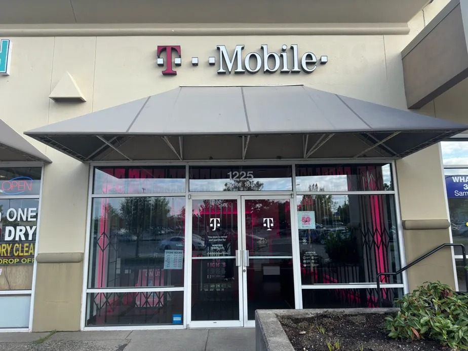  Exterior photo of T-Mobile Store at Sunset & Orleans, Bellingham, WA 