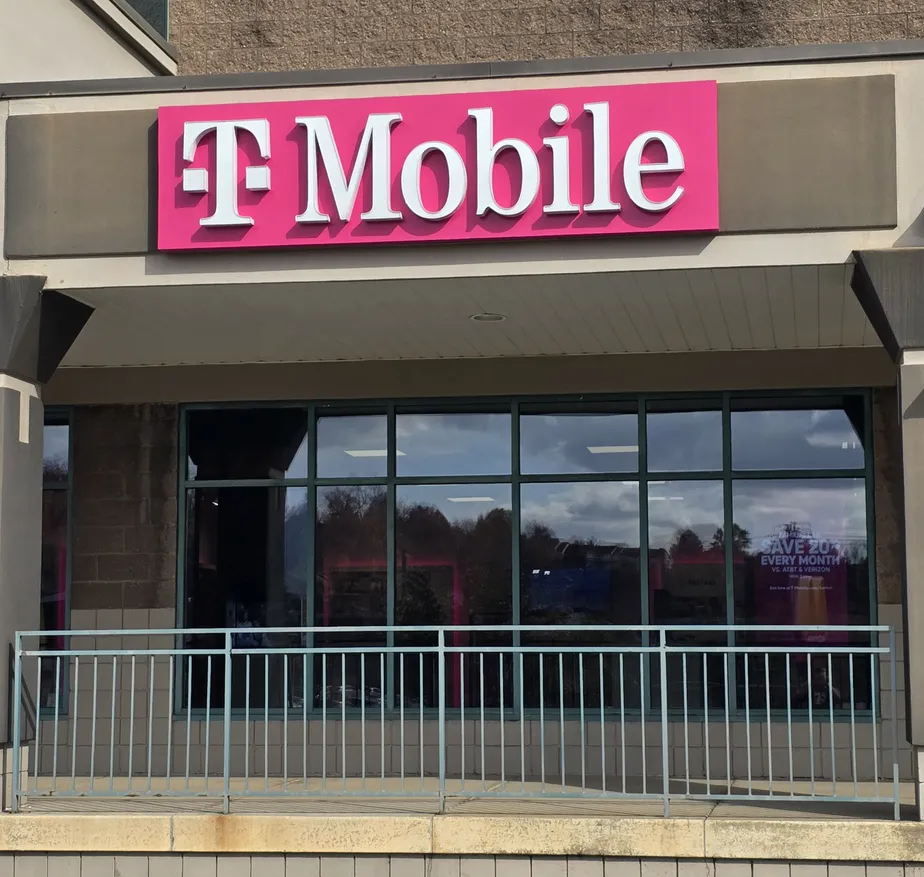  Exterior photo of T-Mobile Store at North Huntingdon Square, Irwin, PA 