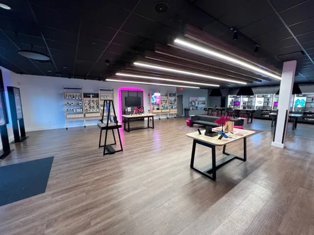  Interior photo of T-Mobile Store at Laurel Shopping Center, Laurel, MD 