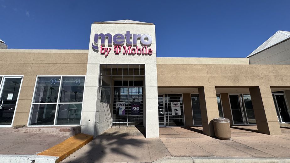 Metro by T-Mobile 4001 S Decatur Blvd - 4001 S Decatur Blvd 