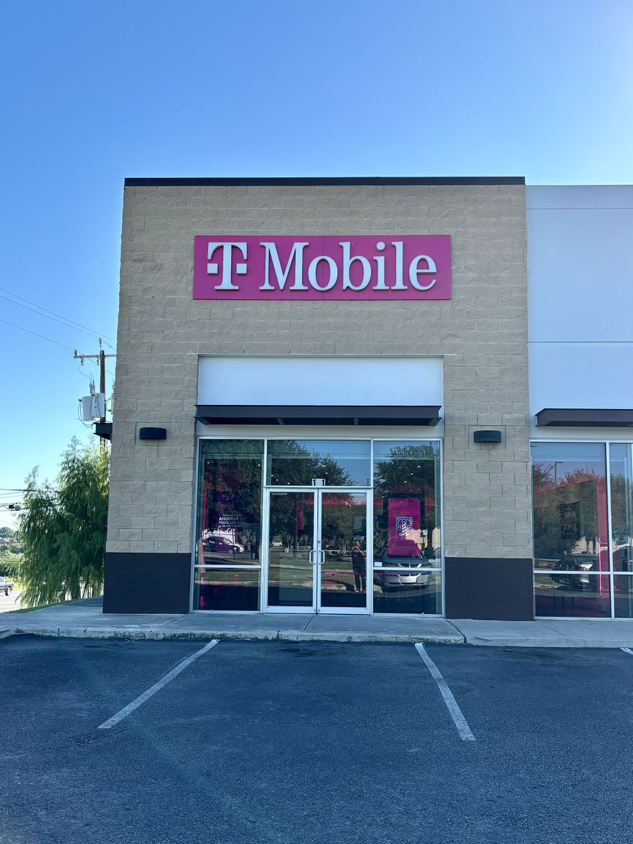 Exterior photo of T-Mobile Store at Woodlake & Fm 78, San Antonio, TX