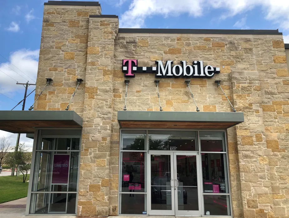 Exterior photo of T-Mobile store at Ih-35 & Loop 363, Temple, TX