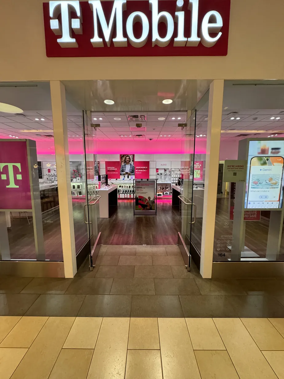  Exterior photo of T-Mobile Store at Christiana Mall, Newark, DE 