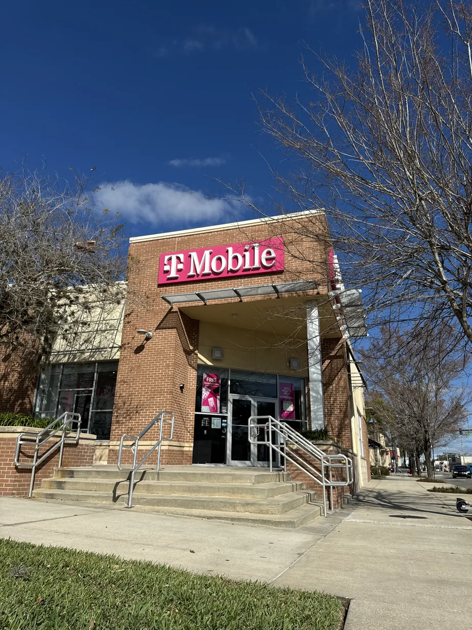  Exterior photo of T-Mobile Store at Sodo Shopping Center, Orlando, FL 