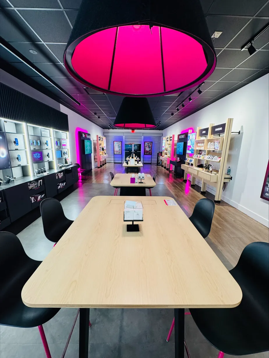  Interior photo of T-Mobile Store at W Colonial Dr & Dorscher Rd, Orlando, FL 