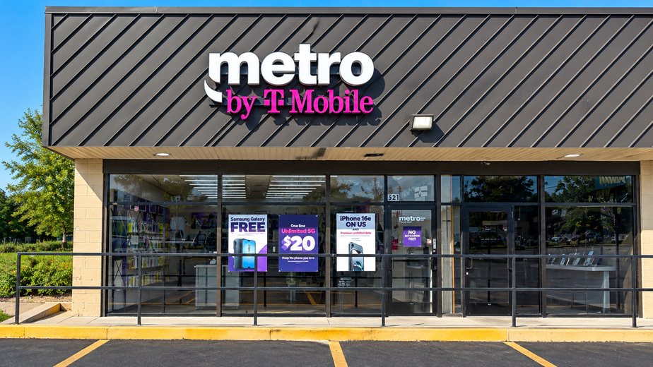 Metro by T-Mobile 521 W Lincoln Hwy - 521 W Lincoln Hwy 