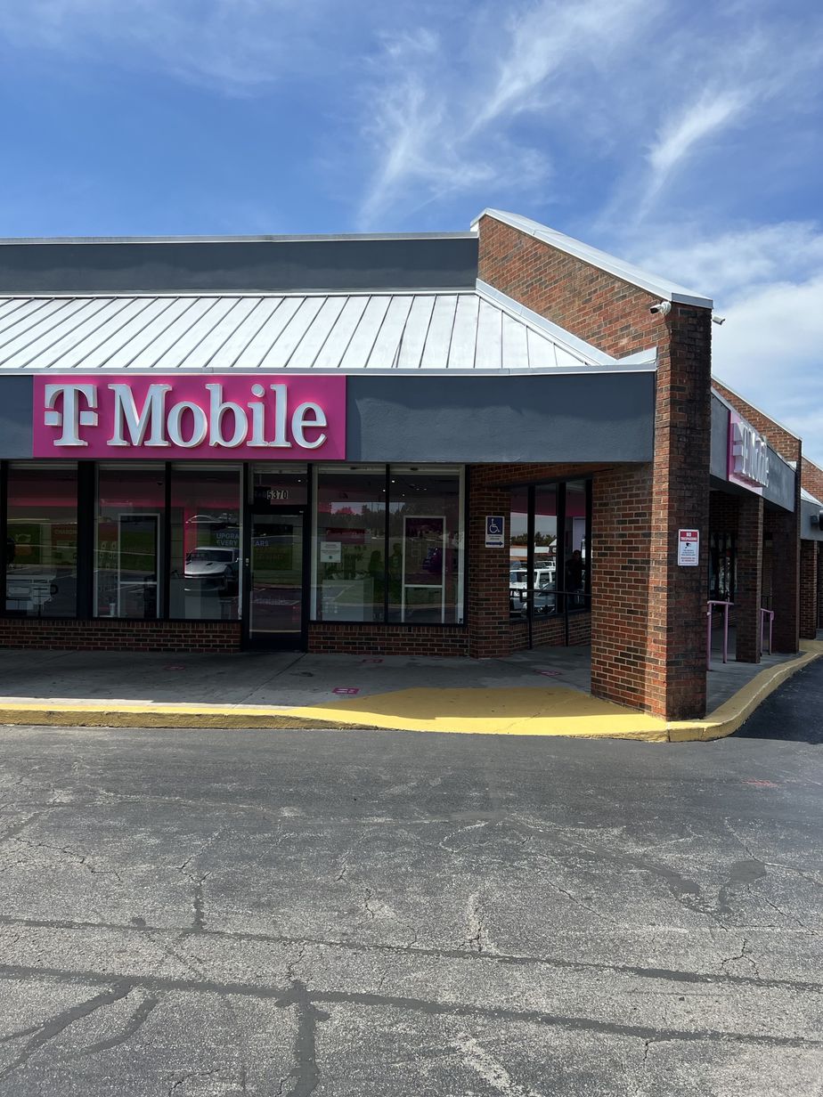 Exterior photo of T-Mobile Store at Antioch - Hickory Hollow, Antioch, TN