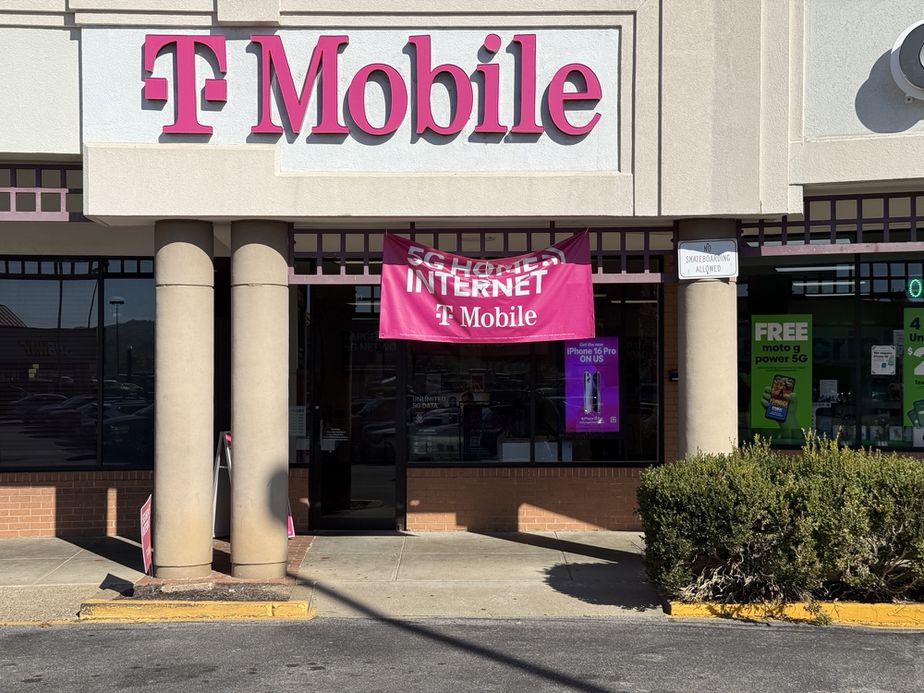 Exterior photo of T-Mobile Store at Riverwalk Mall, Charleston, WV