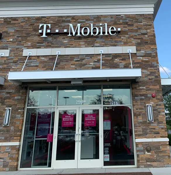 Hotspots & more at TMobile East Gate Marketplace in Chantilly, VA