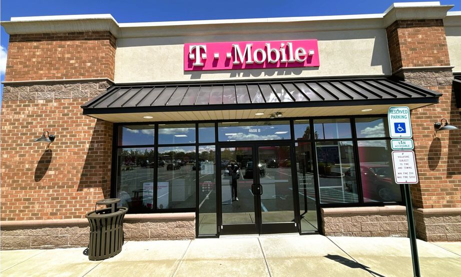 Exterior photo of T-Mobile Store at Broadway & Cetronia Rd, Allentown, PA