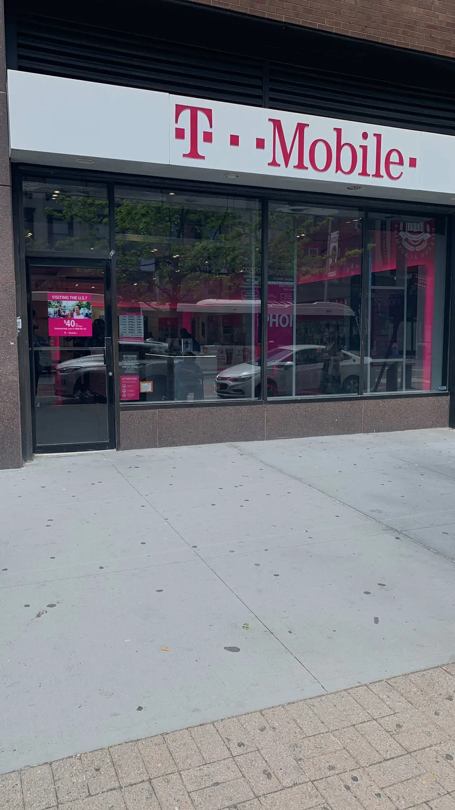 Exterior photo of T-Mobile store at 125th & 5th, New York, NY