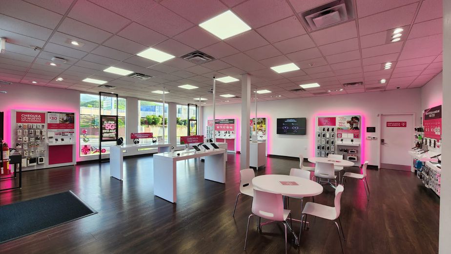 Interior photo of T-Mobile Store at Av Los Veteranos, Guayama, PR