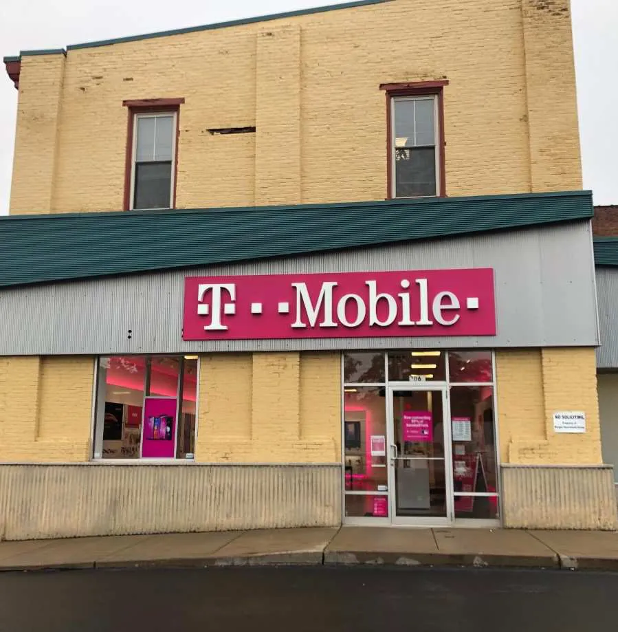 Foto del exterior de la tienda T-Mobile en Wharton St & S 21st St, Pittsburgh, PA