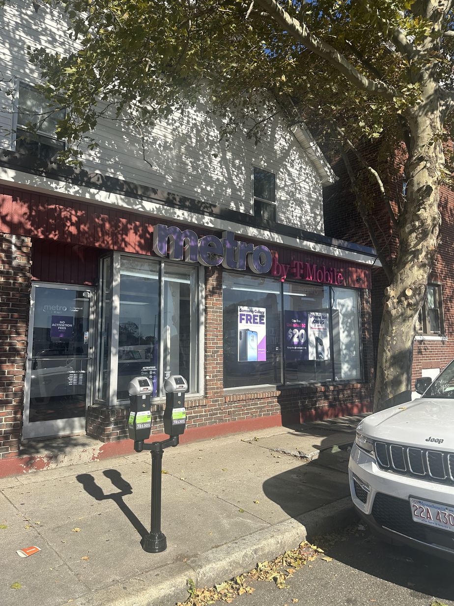 Metro by T-Mobile 470 Salem St - 470 Salem St