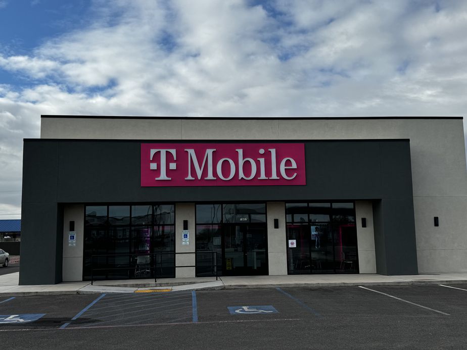 Exterior photo of T-Mobile Store at W Main St & 20th St, Artesia, NM