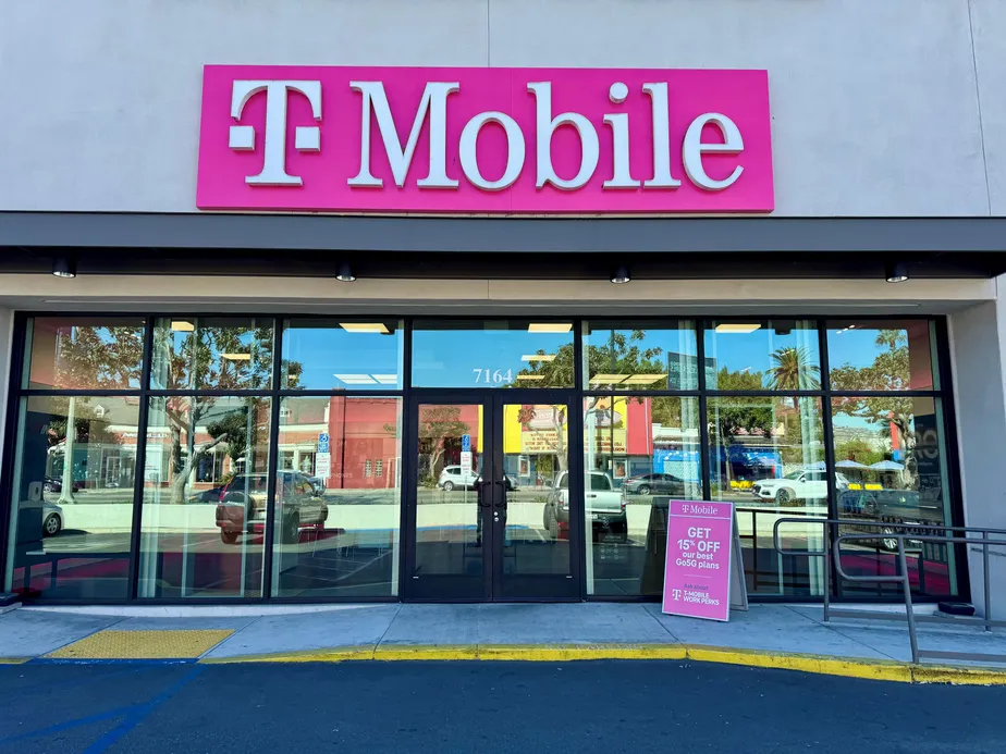  Exterior photo of T-Mobile Store at Beverly Blvd & Detroit, Los Angeles, CA 