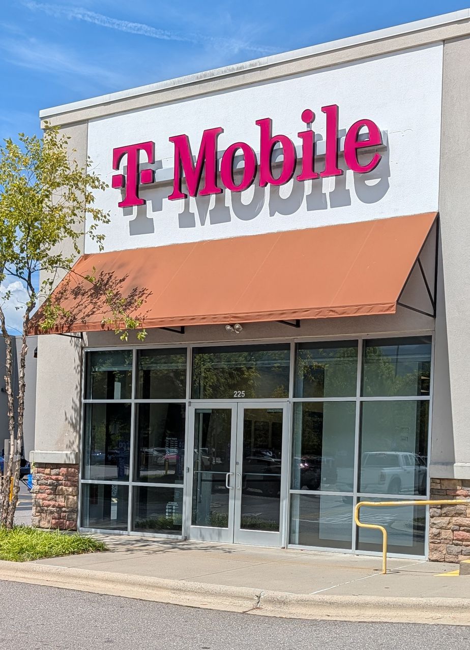T-Mobile & UScellular Western North Carolina Town Ctr - 225 Town Center Loop 