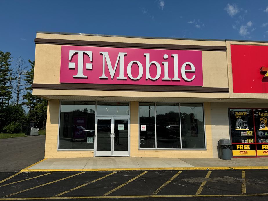 Exterior photo of T-Mobile Store at Main & Fisher, Monticello, IN