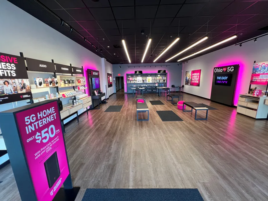  Interior photo of T-Mobile Store at Troy Pike & Shull Rd, Huber Heights, OH 