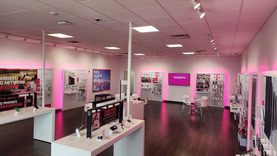 Interior photo of T-Mobile Store at Concord - Loudon Rd, Concord, NH
