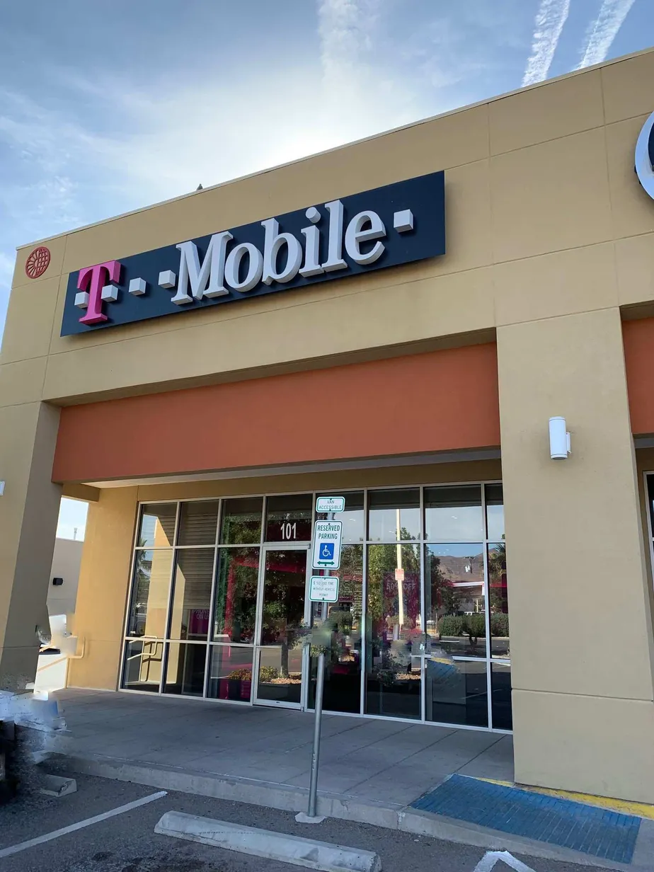 Exterior photo of T-Mobile store at Hondo Pass & Dyer, El Paso, TX